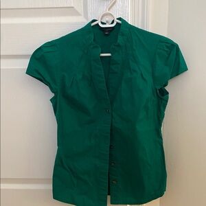 Banana Republic Green Fitted Cap Sleeve Button Down Shirt